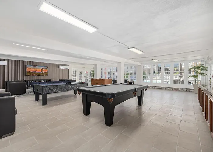 Beautiful Retreat 1 King Bed At Oasis Pool & Clubhouse Holiday home Tempe